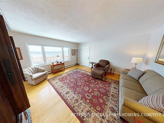 3rd image of 830 S Lake St #3