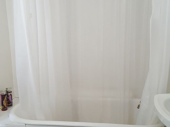 3rd image of 604 E Clark St