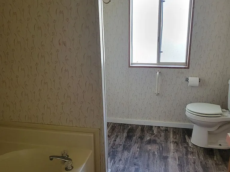 205 S Adin St — Photo 17