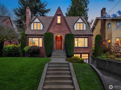 2743 37th Avenue SW, Seattle, WA, 98126