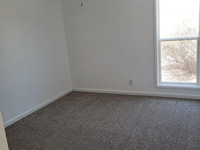 3201 W Christy Dr — Photo 8