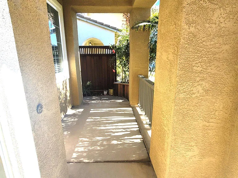 533 Stirling Ct — Photo 25