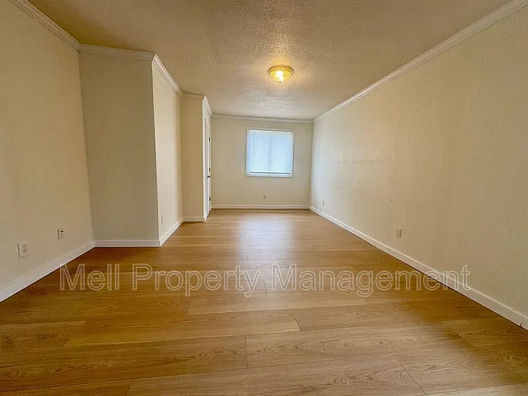 222 E I St — Photo 10