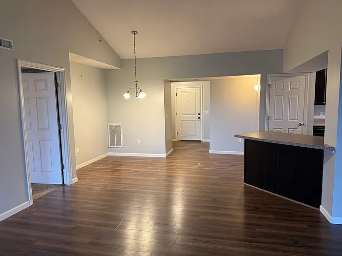 433 Bordeaux Way #433 — Photo 10