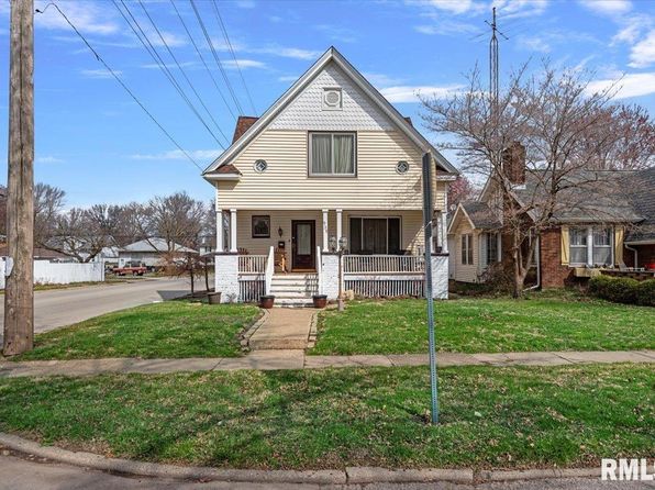 925 W Main Cross St, Taylorville, IL 62568