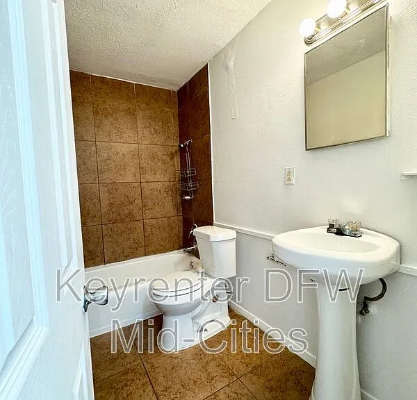1117 Franklin Dr #8 — Photo 8