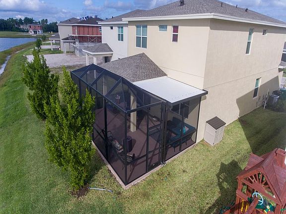 2nd image of 1976 NW Cataluna Cir