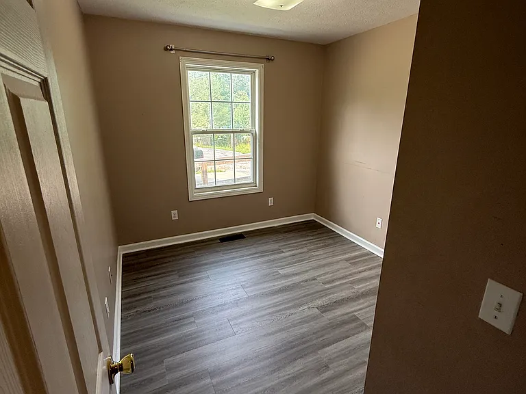 74 English Dr — Photo 6