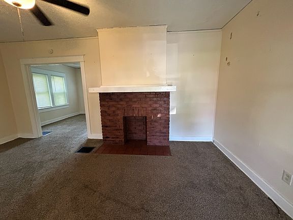2nd image of 124 Anderson St