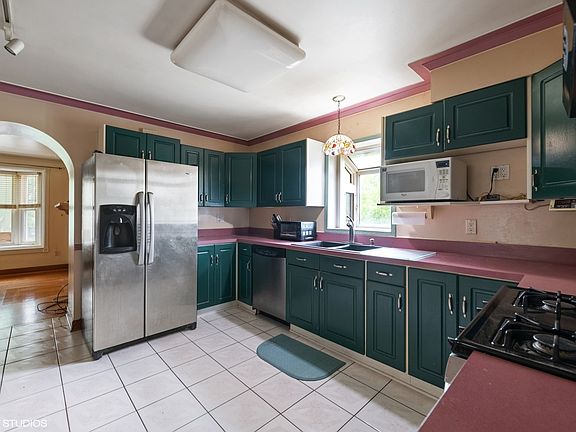 4th image of 4135 N Kilbourn Ave