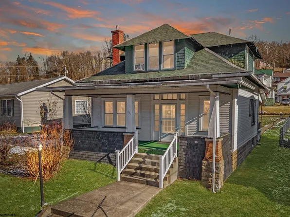 831 W Main St, Grafton, WV 26354