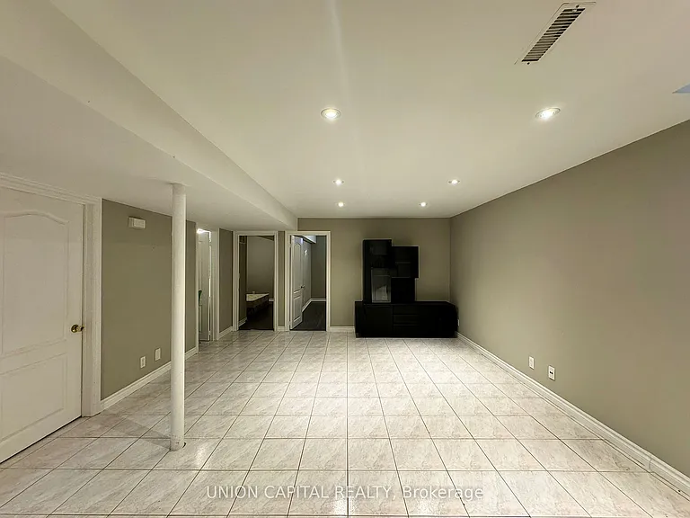 73 Manston Cres #BASEMENT — Photo 8