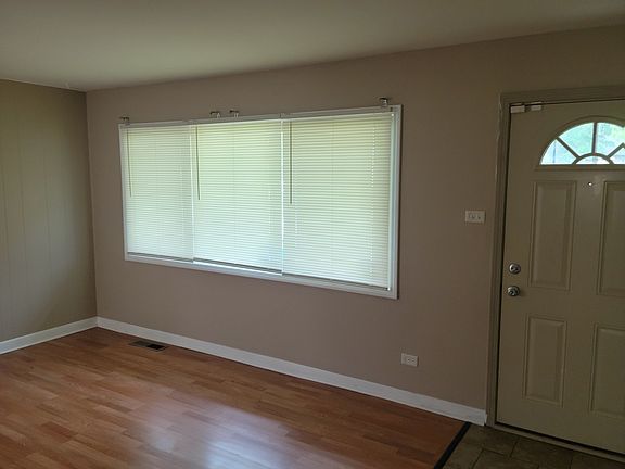 4th image of 1520 Lincoln Ave