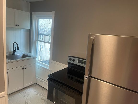 4th image of 13 Broad St #3