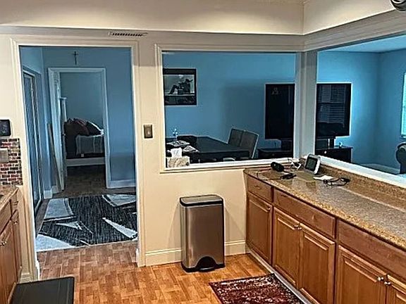 4th image of 200 Fireside Ct