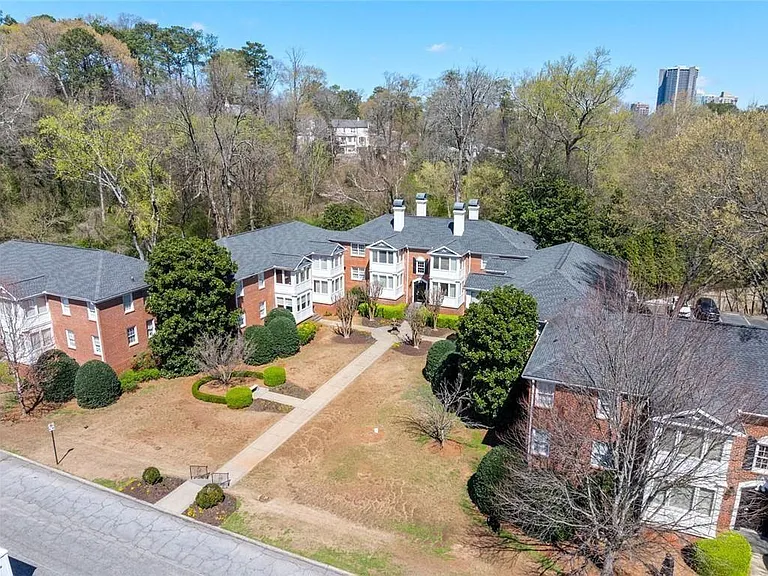 115 Peachtree Memorial Dr NW #C3 — Photo 38