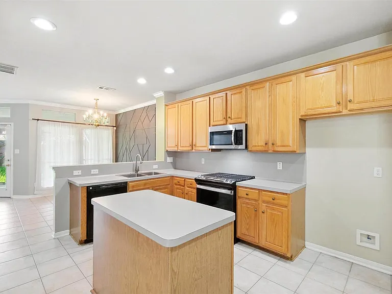 10222 Thornmont Ln — Photo 29