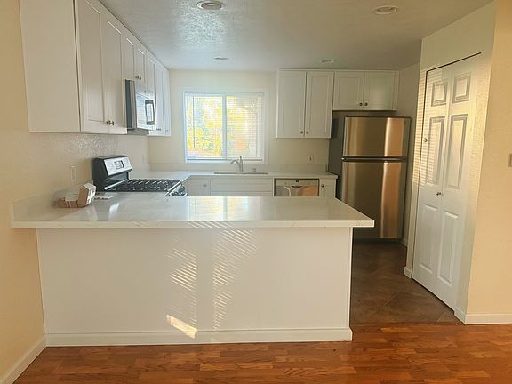 New counter and cabinets in 2024