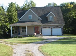 239 River Breeze Dr, Burkesville, KY 42717