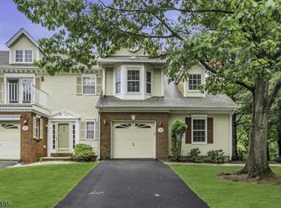 183 Sapphire Ln, Franklin Park, NJ 08823