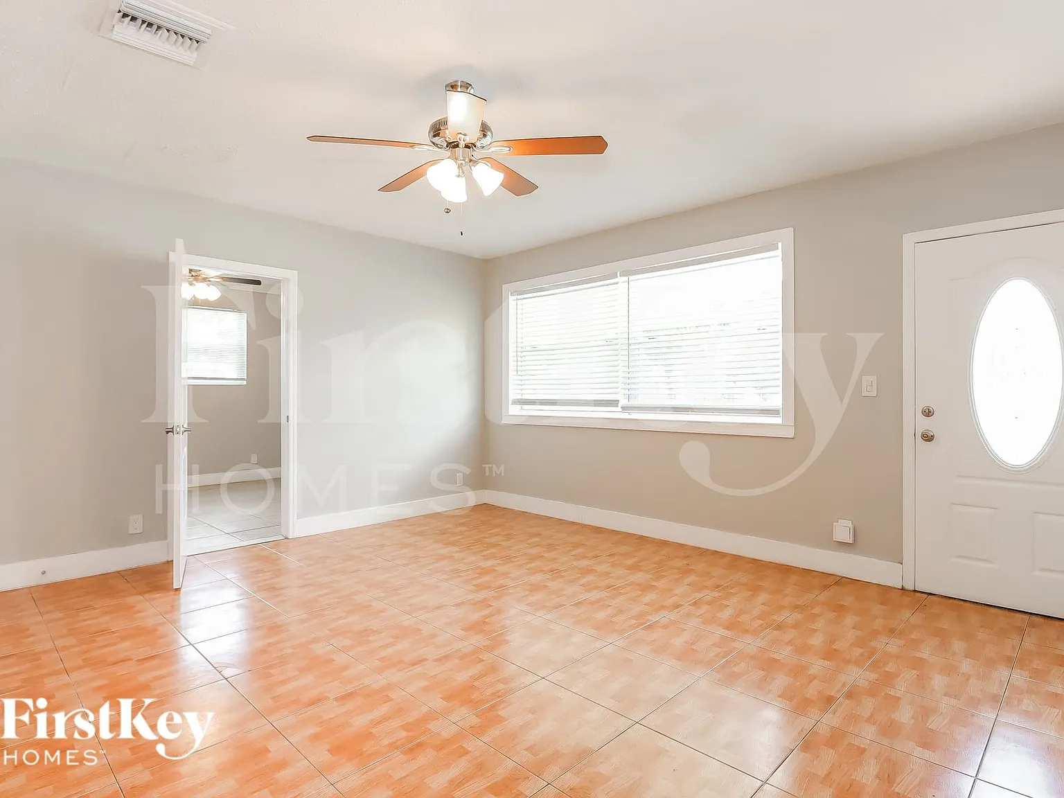 3 bed, 2.0 bath, 1213 sqft, $2,925 — Photo 3