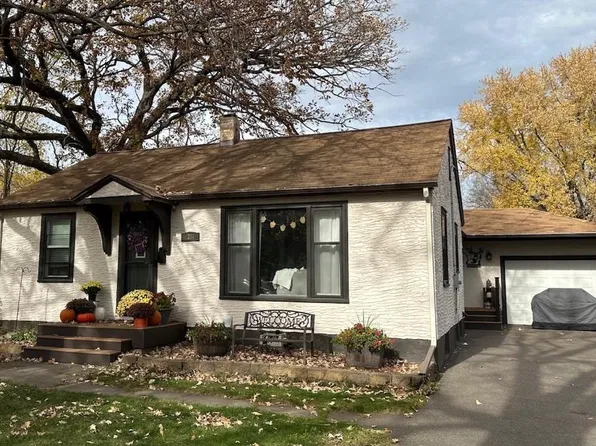 1204 2nd St N, Princeton, MN 55371