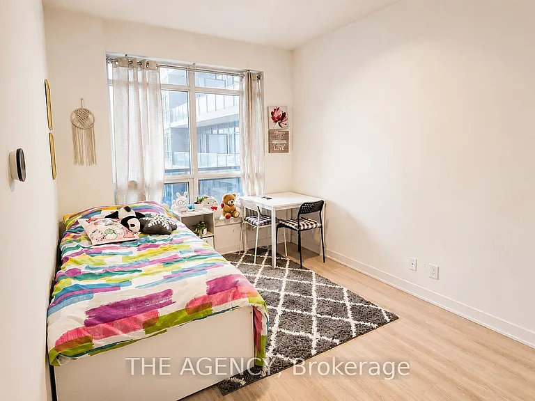 30 Upper Mall Way #A622 — Photo 17