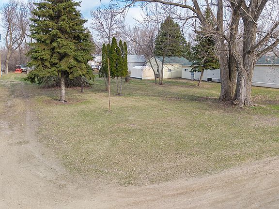 3rd image of 203 5th Ave N