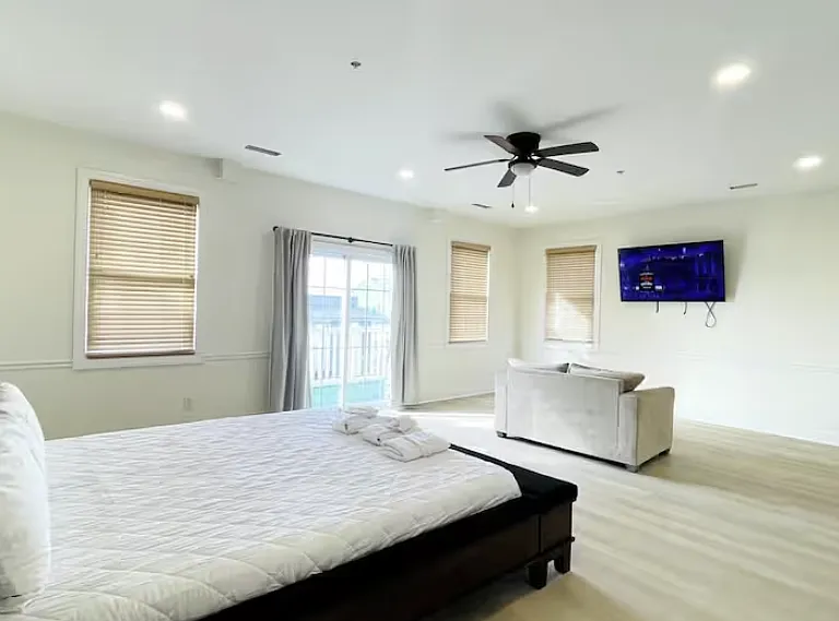300 33rd Ave S #206 — Photo 9