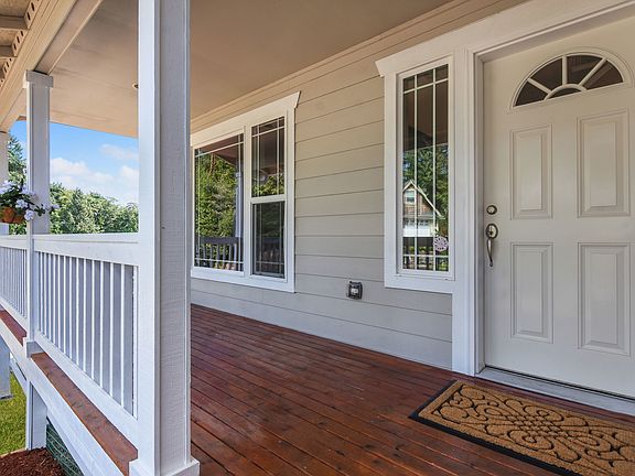 3rd image of 3714 NE Trout Brook Ln