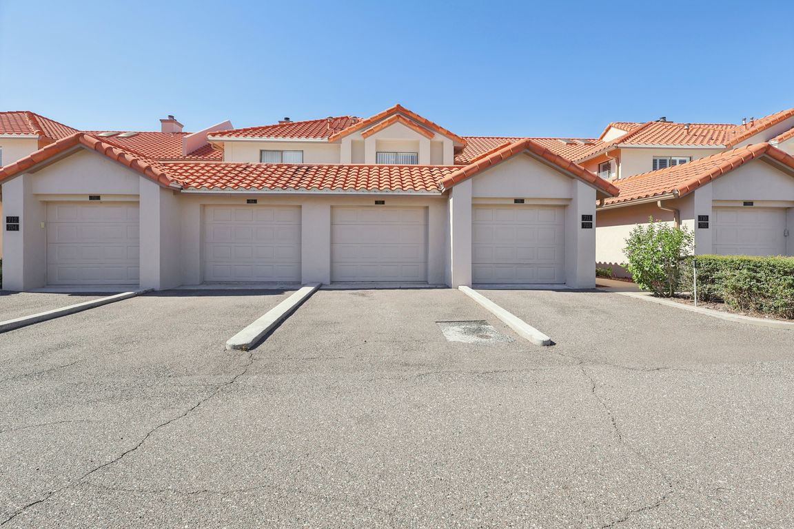 Magnolia Pl-S0111-001.jpg