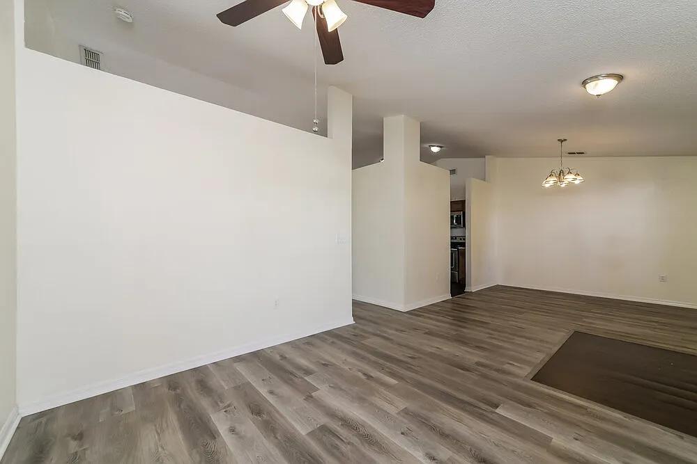 3 bed, 2.0 bath, 1864 sqft, $1,930 — Photo 4