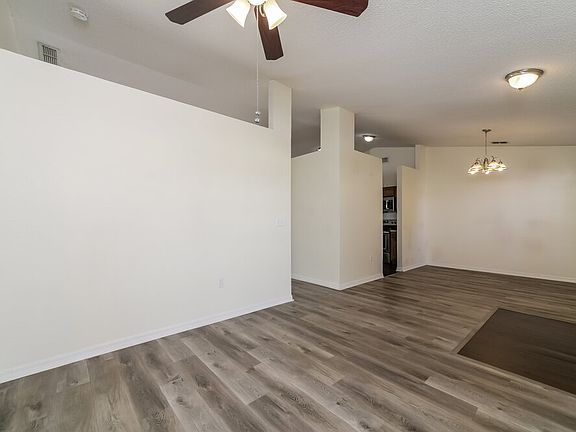4th image of 7172 Summit Dr