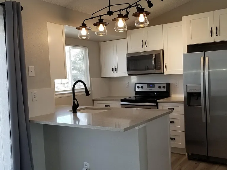 2058 Sumac St — Photo 15