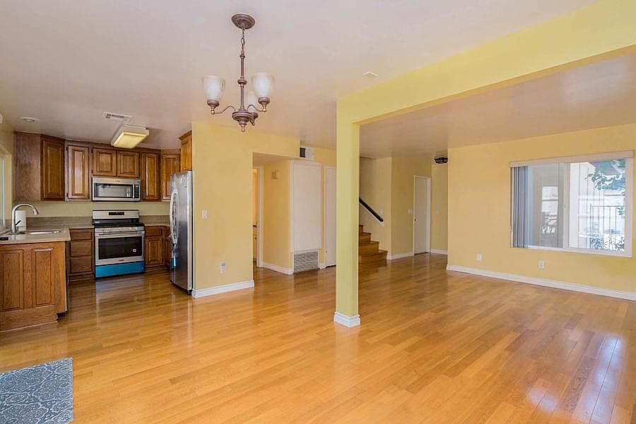 1st image of 331 W Indian Dunes Ln
