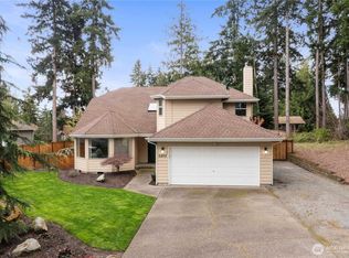 2802 211th Ave E, Lake Tapps, WA 98391