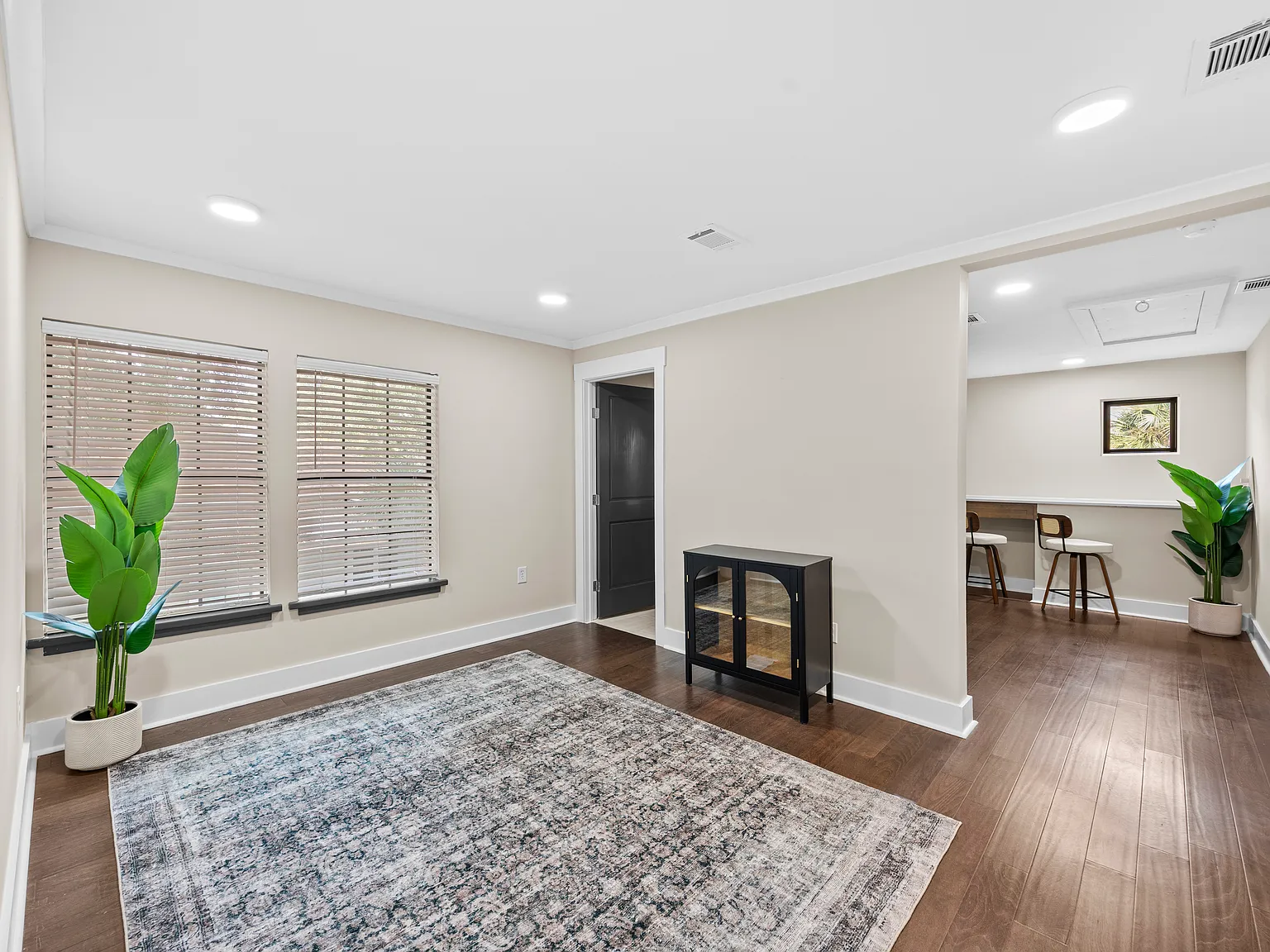 2 bed, 813 sqft, $2,000 — Photo 4