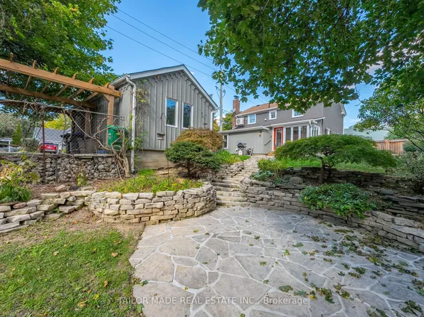 19 Isabella St, Brampton, ON L6X 1P4