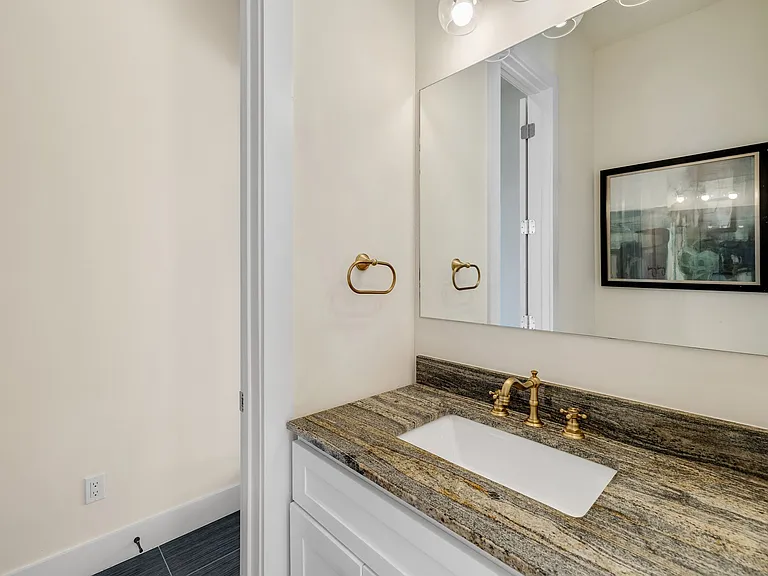 6449 Royalton Dr — Photo 11