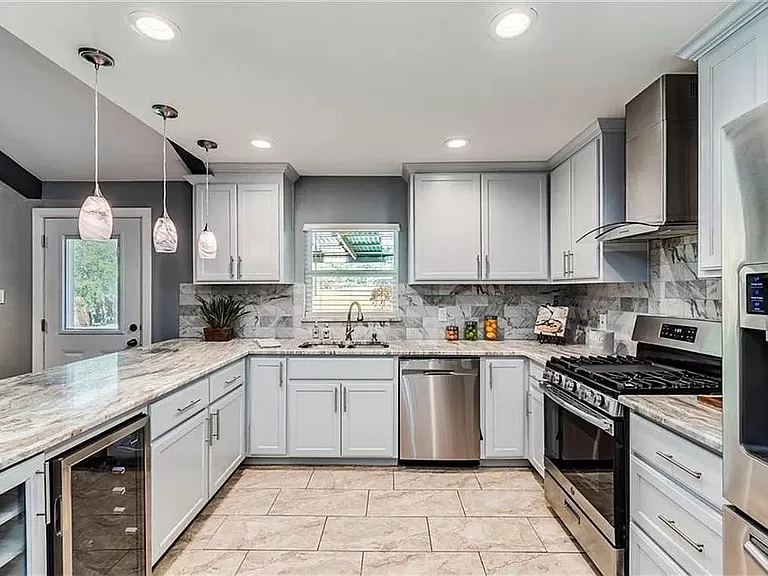 9400 Mountain Quail Rd — Photo 1