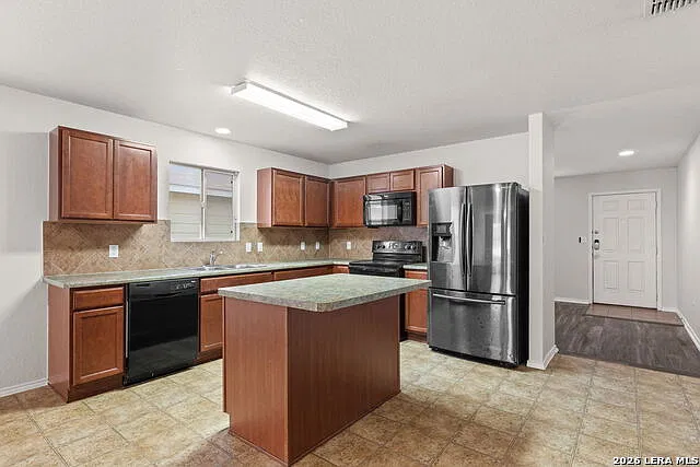 3 bed, 2.0 bath, 1703 sqft, $1,695 — Photo 4