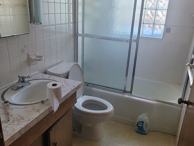 5330 Seneca St — Photo 32