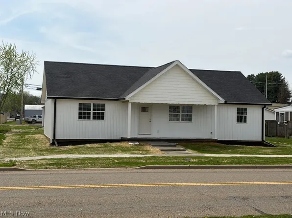 165 W 3rd St, Frazeysburg, OH 43822