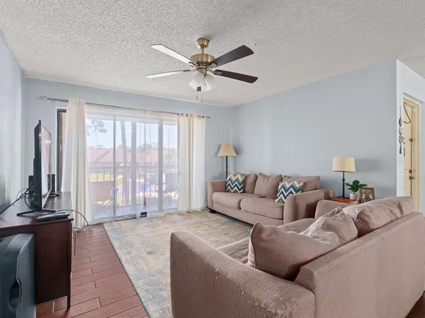 702 Sunny Pine Way #H2, Greenacres, FL 33415