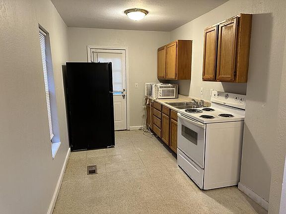 3rd image of 4228 Cypress Ave