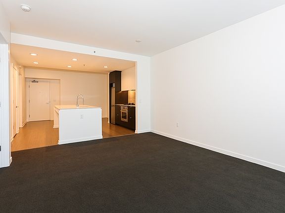 4th image of 1788 Clay St APT 401