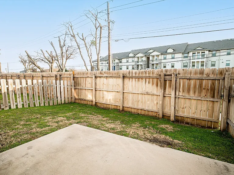 2721 Vine Ct — Photo 28