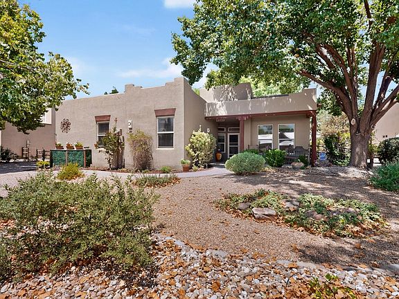 2nd image of 2805 Rio Orilla Ln NW