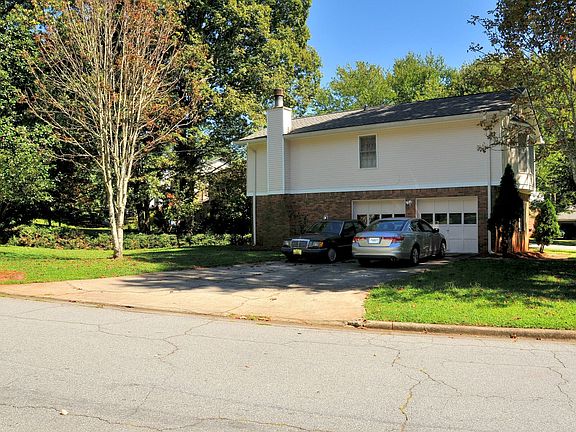 3rd image of 4452 Woodland Forest Dr