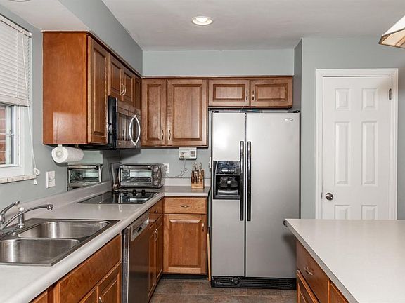 3rd image of 2237 Rollingridge Ln